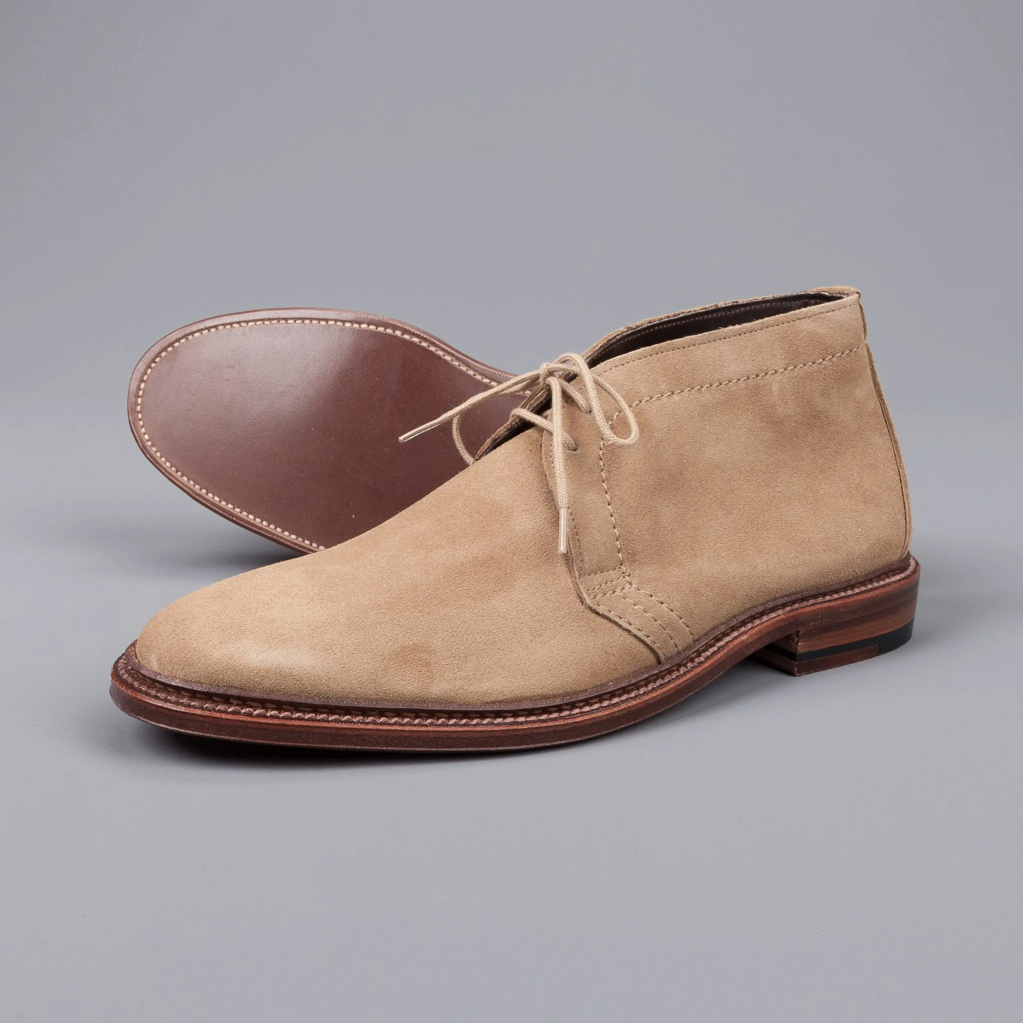 Alden chukka in unlined dark tan suede